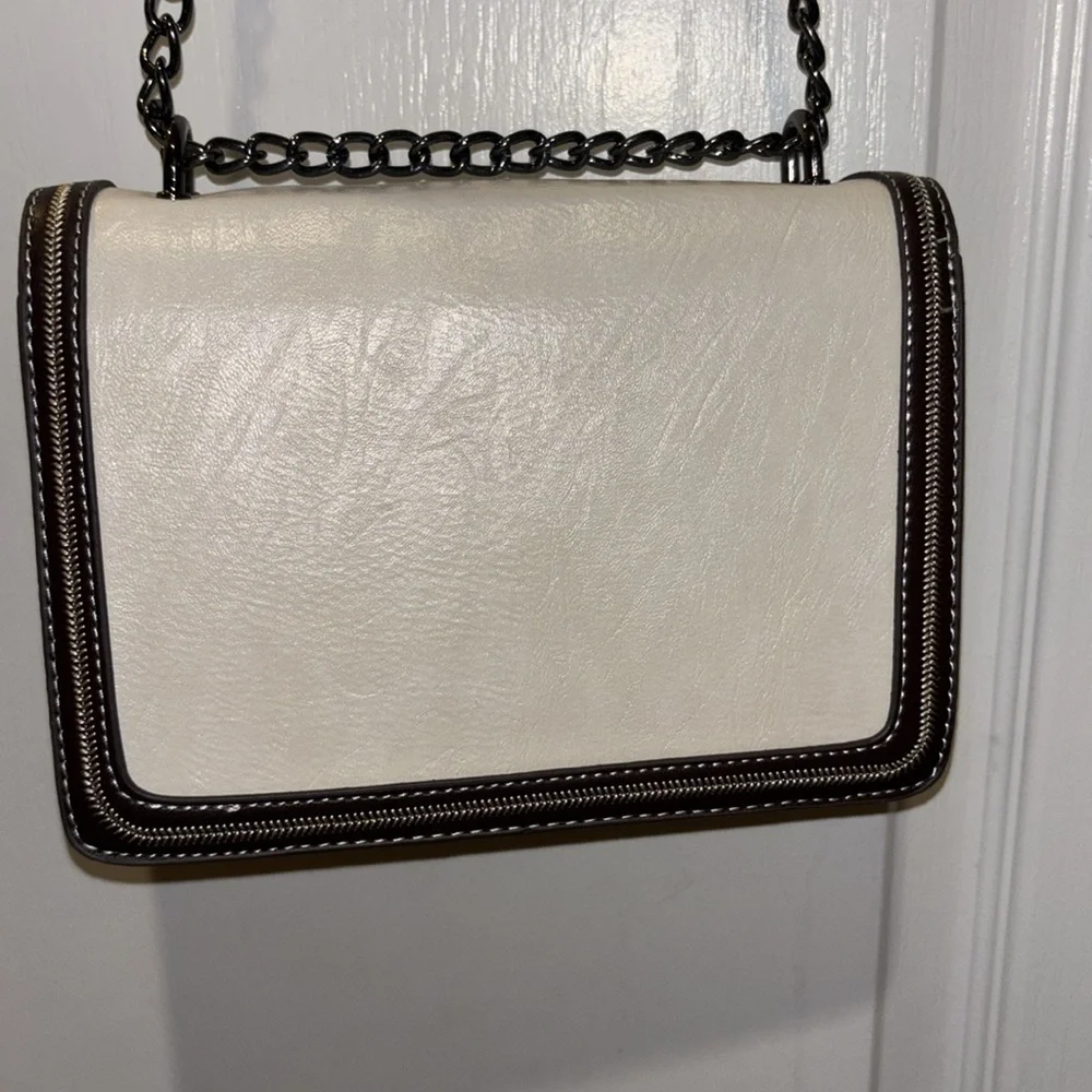 “FABULOUS”BEE BAG BROWN/WHITE VEGAN LEATHER CROSSBODY  DARK NICKEL TONED CHAIN